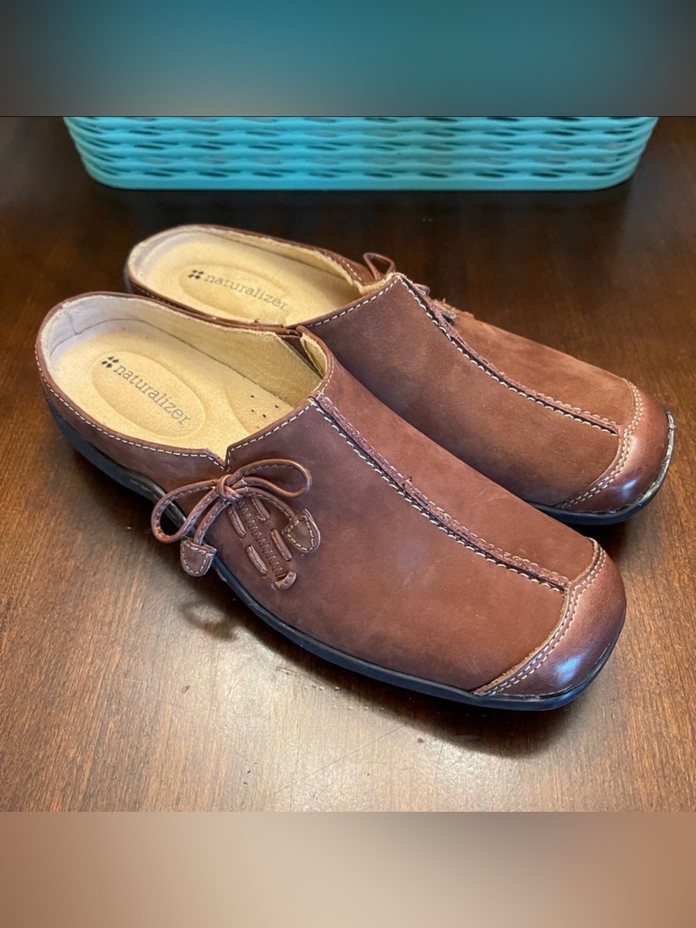 NWOT Naturalizer Detail Brown Leather Suede Slip On Mules SZ 6M